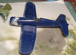 Italery 1/72 F4U-7 Corsar -  