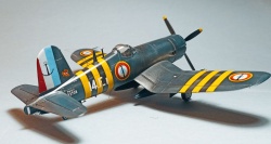 Italery 1/72 F4U-7 Corsar -  