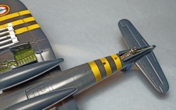 Italery 1/72 F4U-7 Corsar -  