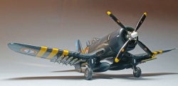 Italery 1/72 F4U-7 Corsar -  