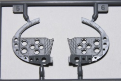    Trumpeter 1/35 UH-1B Huey