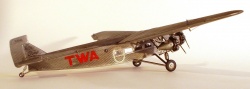 Monogram 1/72 Ford 4-AT Tri-Motor -    