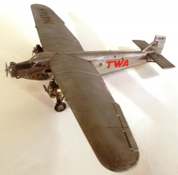 Monogram 1/72 Ford 4-AT Tri-Motor -    
