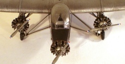 Monogram 1/72 Ford 4-AT Tri-Motor -    