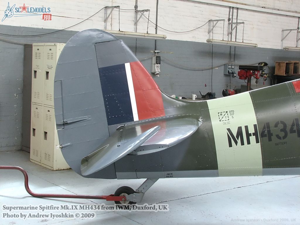 Spitfire Mk IX MH434 (IWM, Duxford) : w_spitfireIXmh434_duxford : 20825