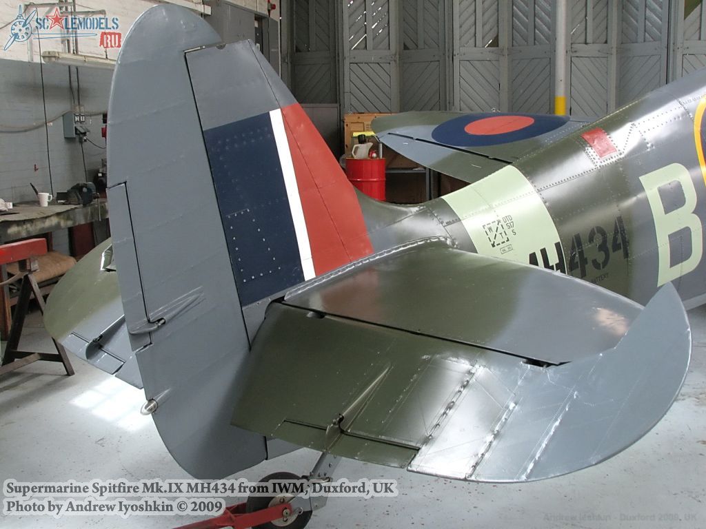 Spitfire Mk IX MH434 (IWM, Duxford) : w_spitfireIXmh434_duxford : 20827