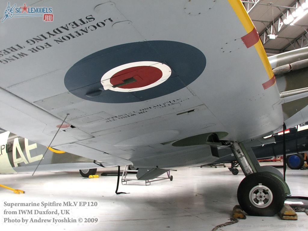 Spitfire Mk.V EP120 (IWM Duxford, UK) : w_spitfireVep120_duxford : 20961