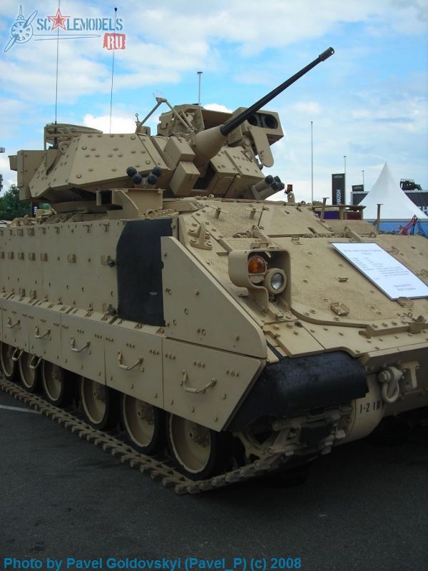 M2A2 Bradley IFV () : w_m2a2_bradley_paris : 10284