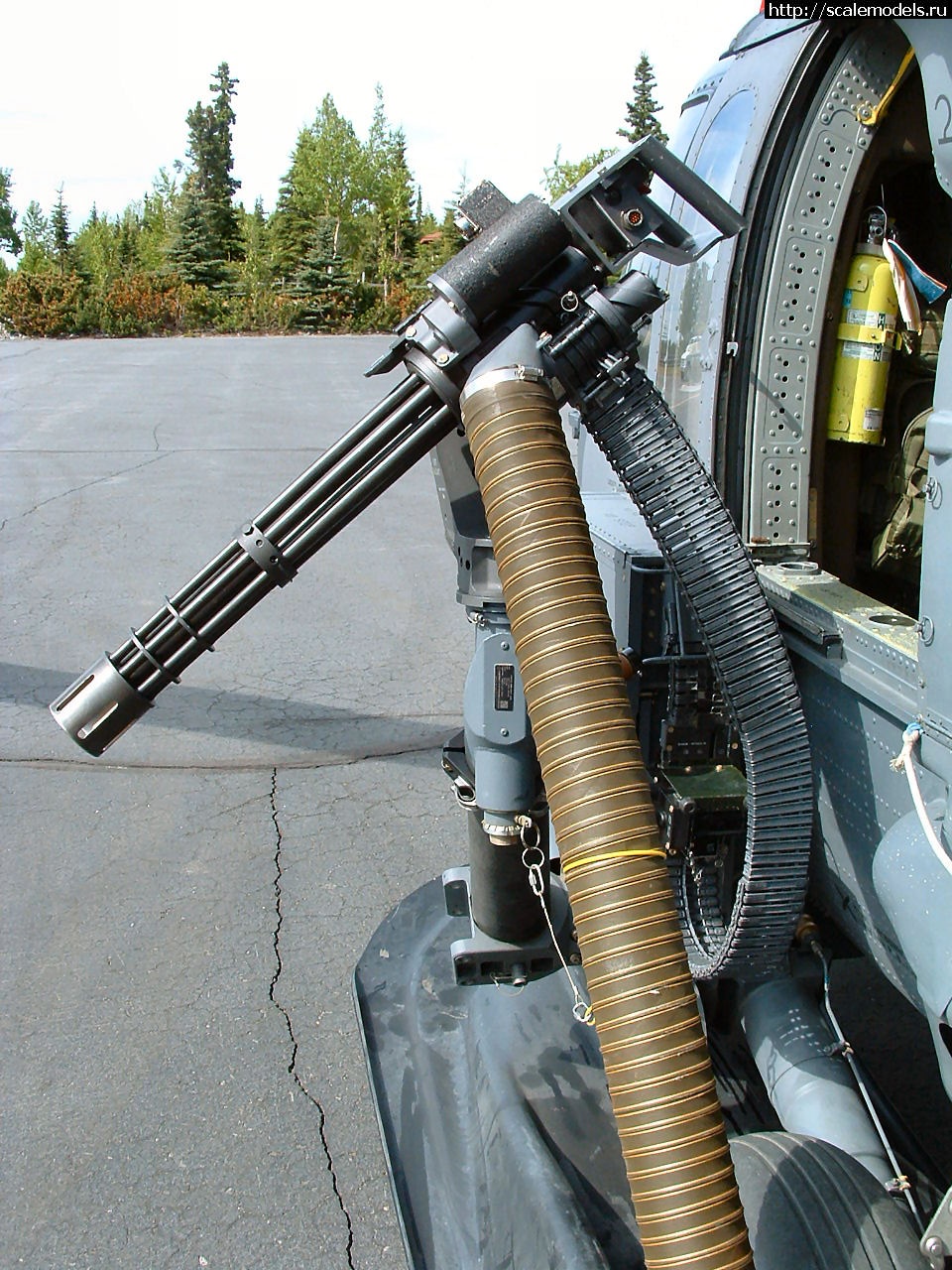 1330208679_hh-60g_ext_gun_mount_18_of_24.jpg : #647611/  RB-Model: Minigun  35- ...(#4337) -   