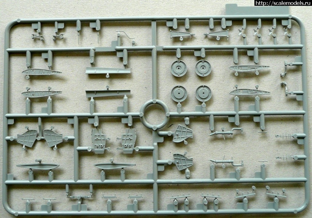 1334666620_P1030049.jpg : #674501/  Dragon: 1/72 SB2C-4 Helldiver(#3717) -   
