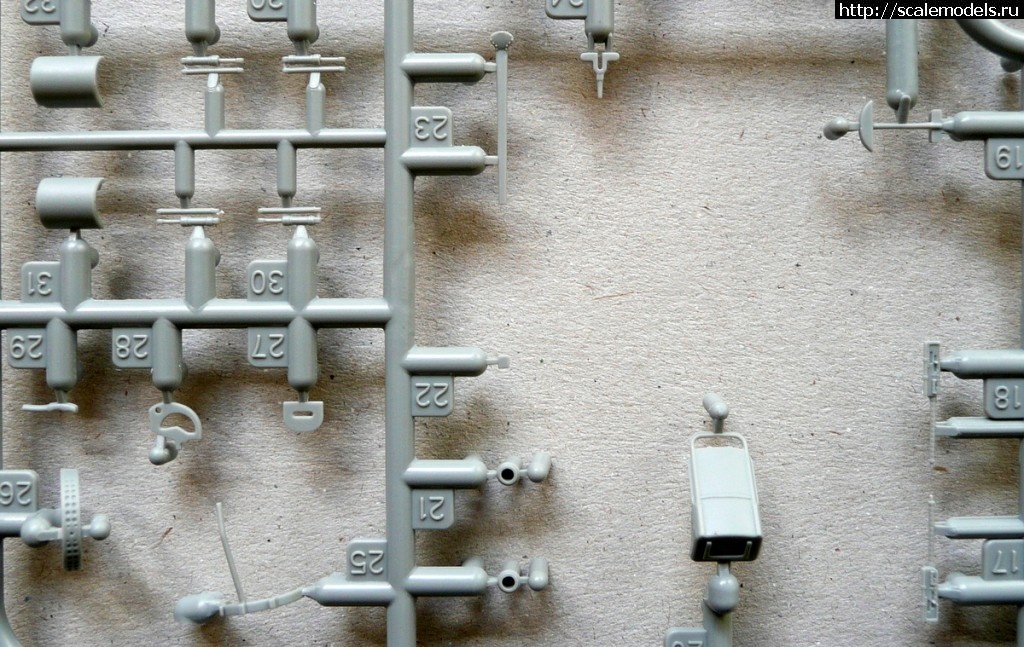 1334667032_P1030072.jpg : #674501/  Dragon: 1/72 SB2C-4 Helldiver(#3717) -   
