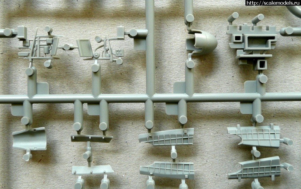 1334667045_P1030073.jpg : #674501/  Dragon: 1/72 SB2C-4 Helldiver(#3717) -   