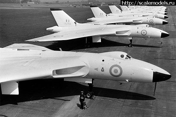 1337872362_83etal.jpg : #693900/ Avro Vulcan 1/72 Airfix  