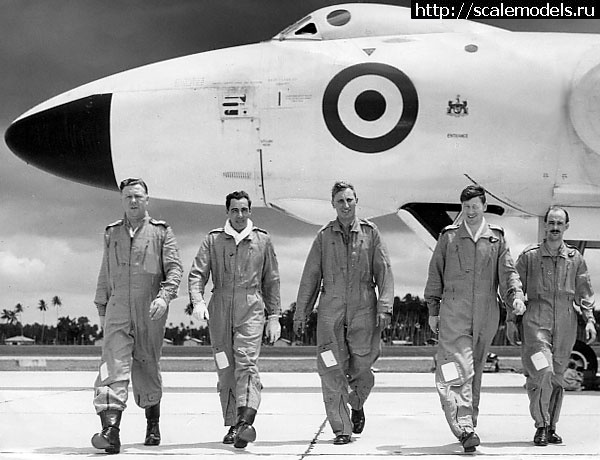 1337885476_475_crew_butterworth.jpg : #693900/ Avro Vulcan 1/72 Airfix  