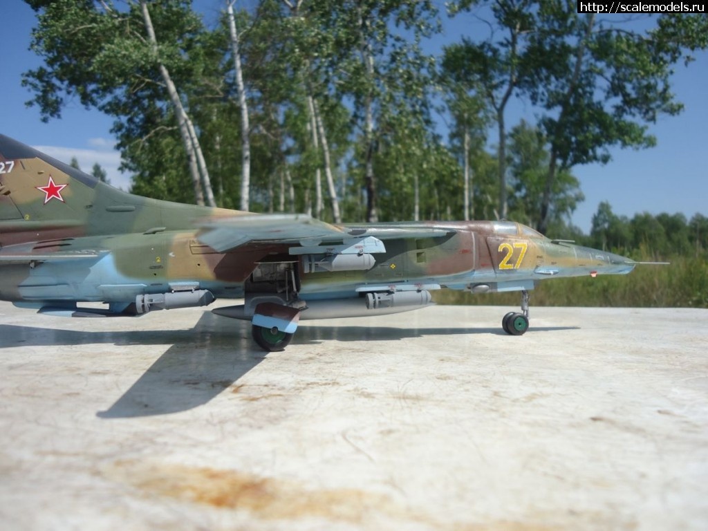 1344924669_DSC00173.jpg : #729492/  HobbyCraft 1/48 -27(MiG-27 F...(#2441) -   