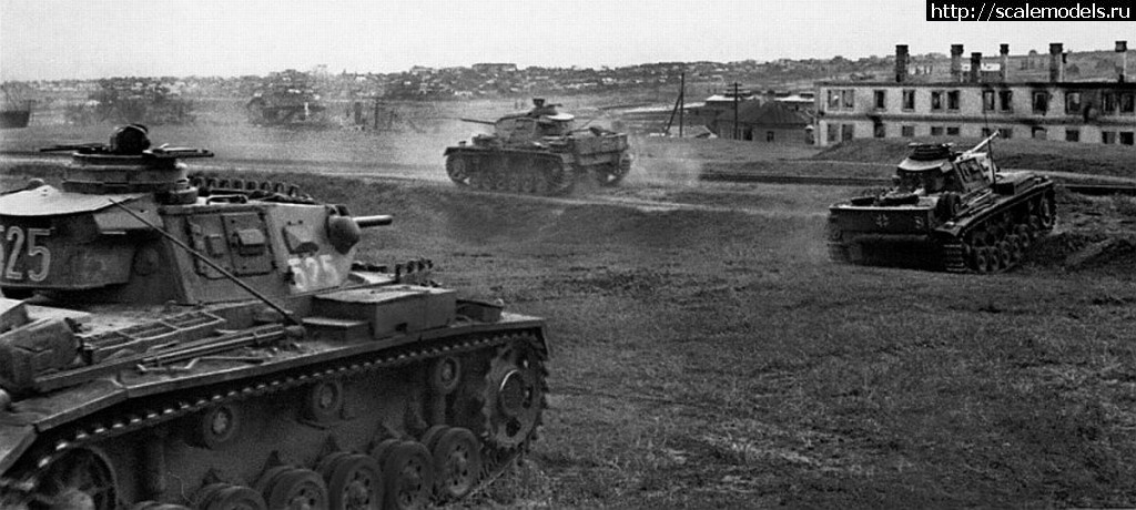 1346004191_Stalingrad-24thPzDiv.jpg : Dragon 1/35, Pz.kpfw III Ausf.J, 24 Pz.Div., .  