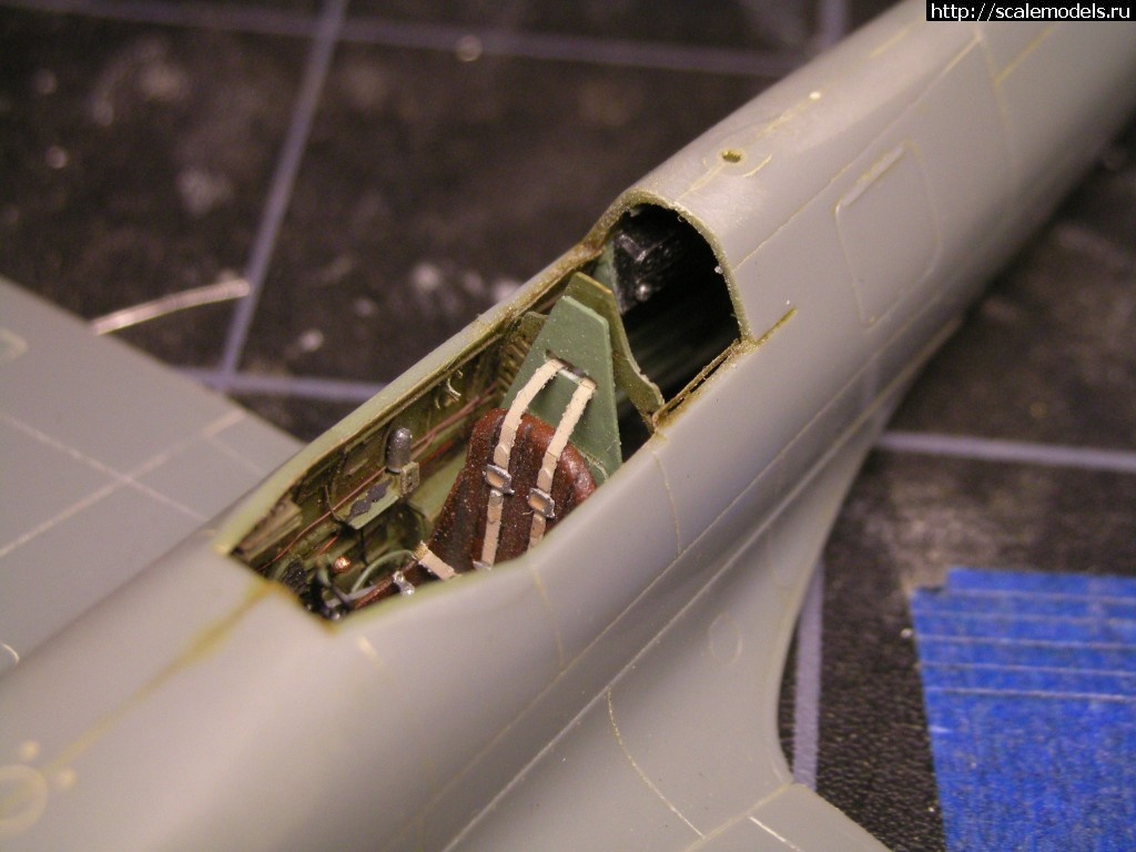 1350343458_DSCN0326.jpg : Spitfire IX George Beurling 1/72  