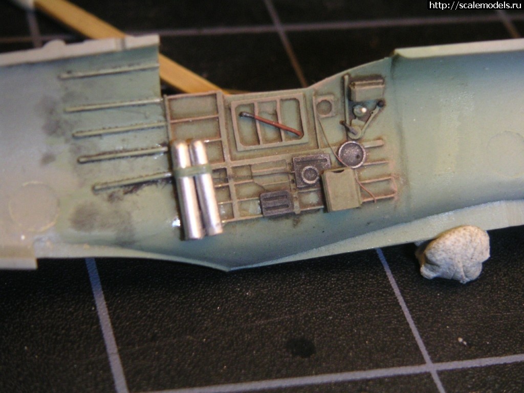 1350343470_PICT1397.jpg : Spitfire IX George Beurling 1/72  