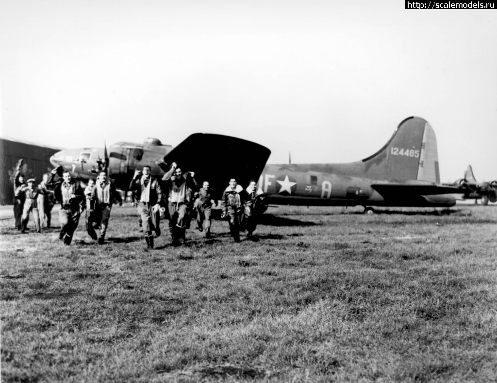 1351064034_020930-O-9999G-004.jpg : #762085/ Academy 1/72 B-17F Memphis Bell -  ...(#5702) -   