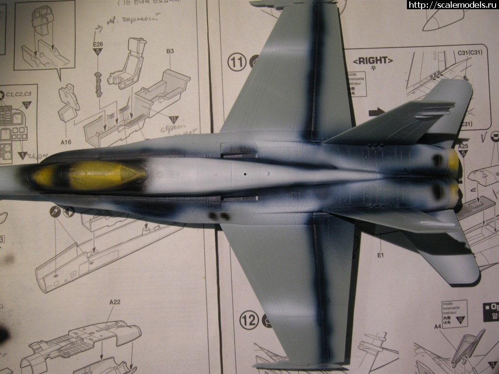 1362614625_IMG_0481.jpg : #830594/ F/A-18A Blue Angels - Academy 1/72   