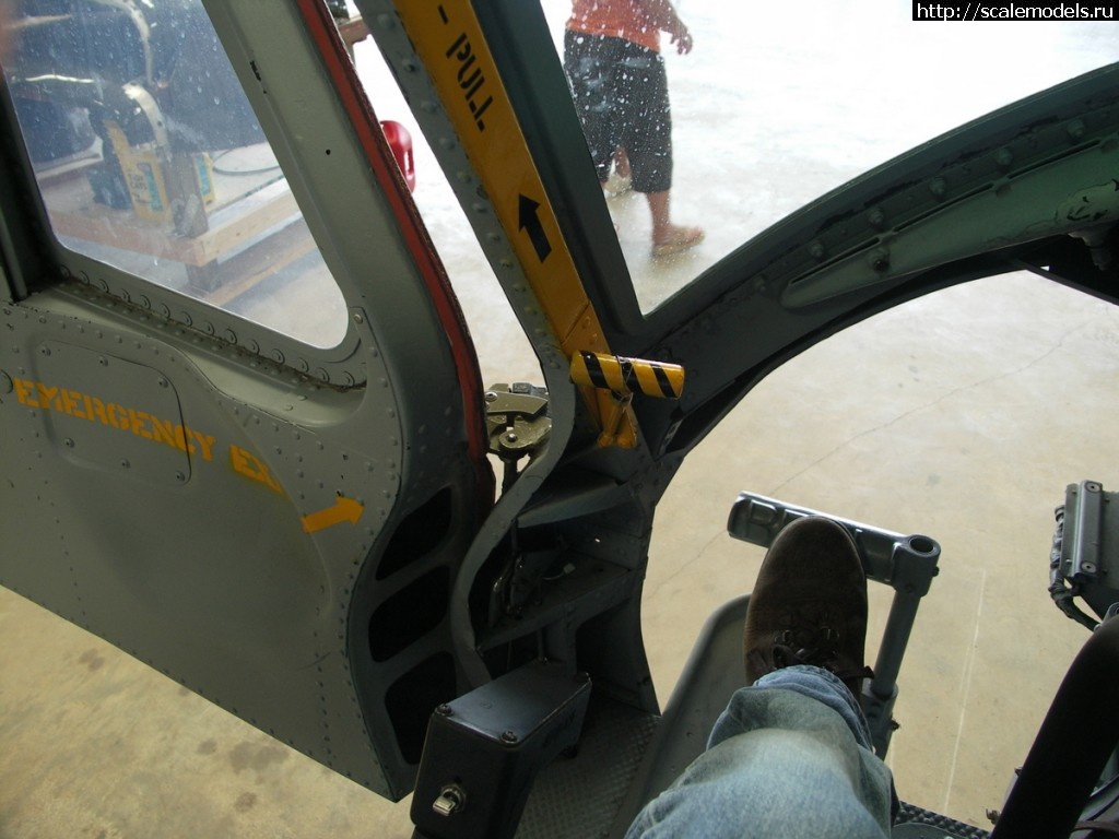 1363255372_AAHF-UH-1H-68-16104-cockpit-9.jpg : #833804/ 1/72 (Italeri) UH-1H Iroquois - ������!!! ������� ����