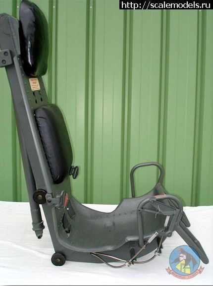 1366228649_1359618830_d31.jpg : #852541/ He-162A-2 (Dragon, 1:48) - !  