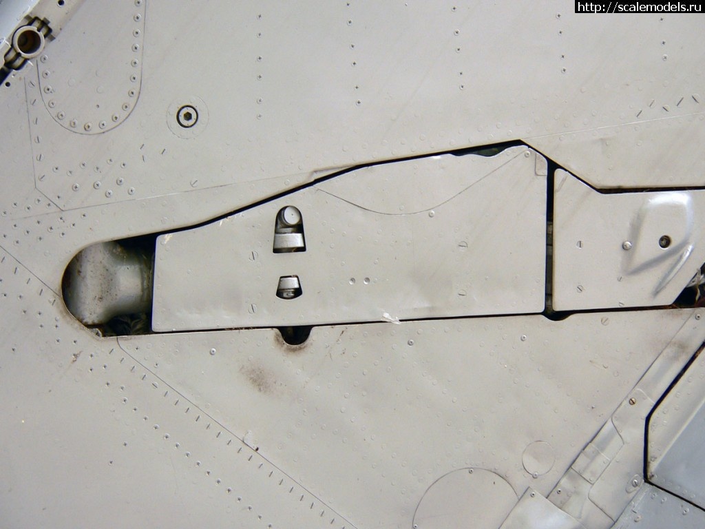 1367349905_MiG-21R-Kiev-25.jpg :   