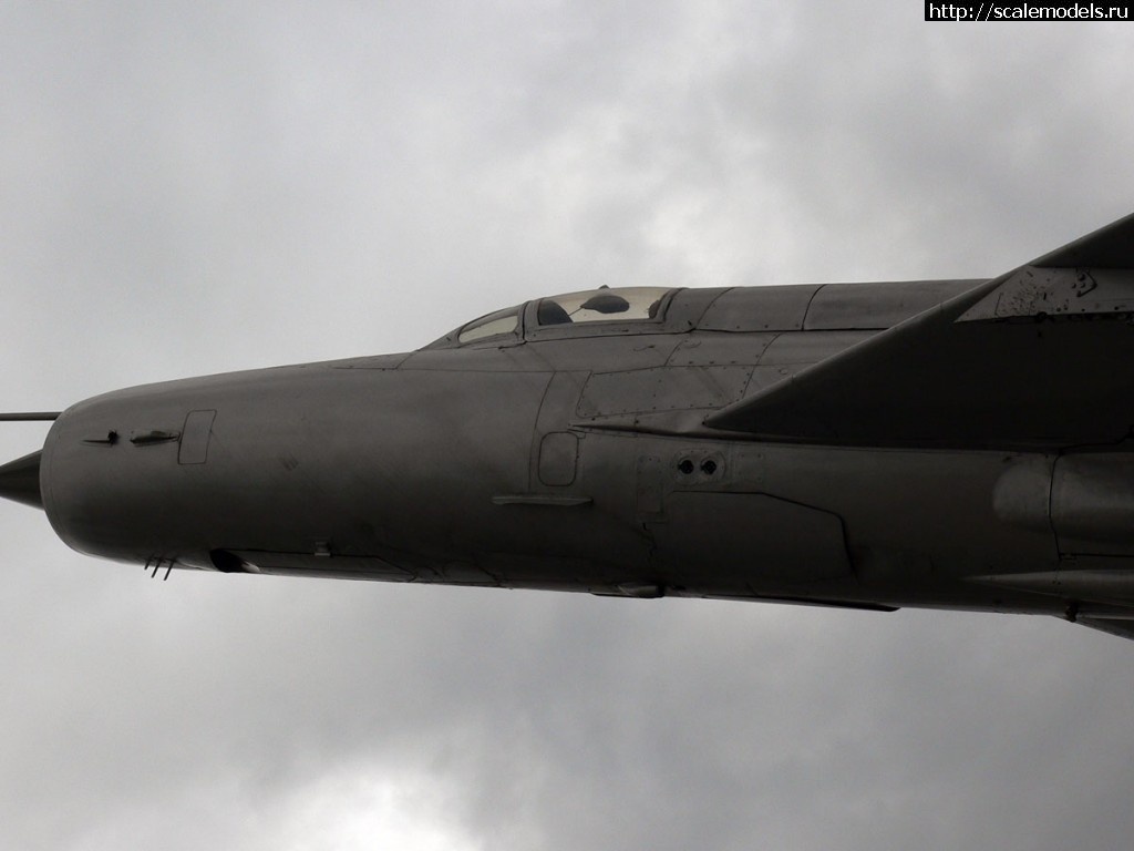 1367349927_MiG-21R-Kiev-39.jpg :   