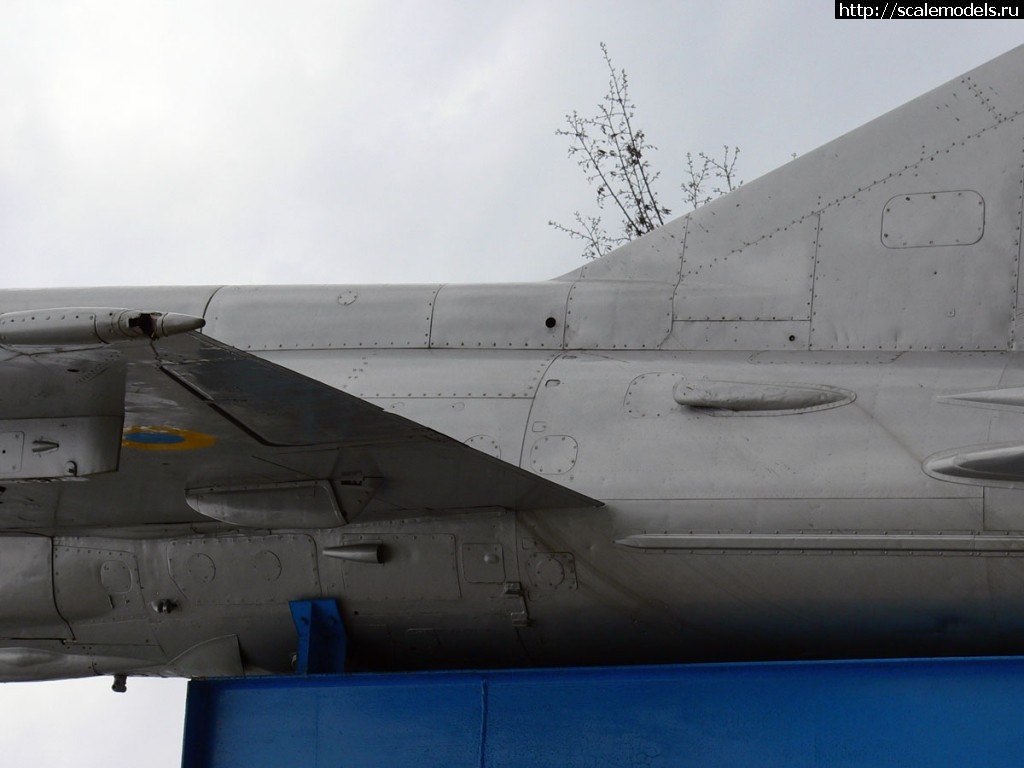 1367349931_MiG-21R-Kiev-42.jpg :   