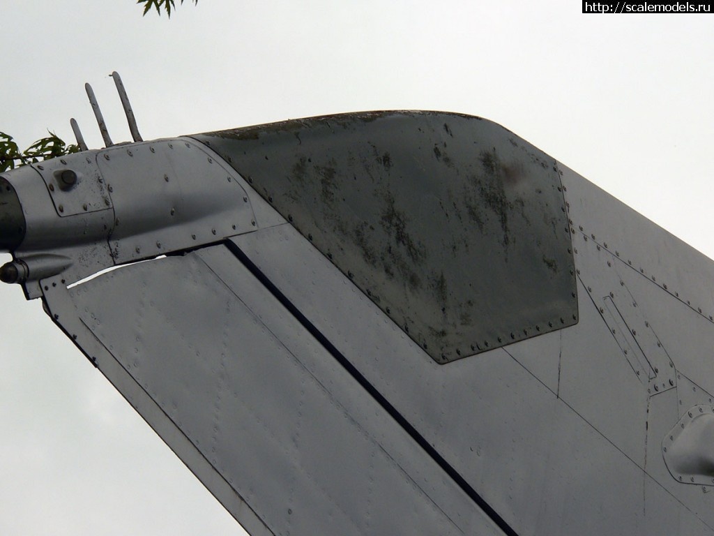 1367349937_MiG-21R-Kiev-45.jpg :   