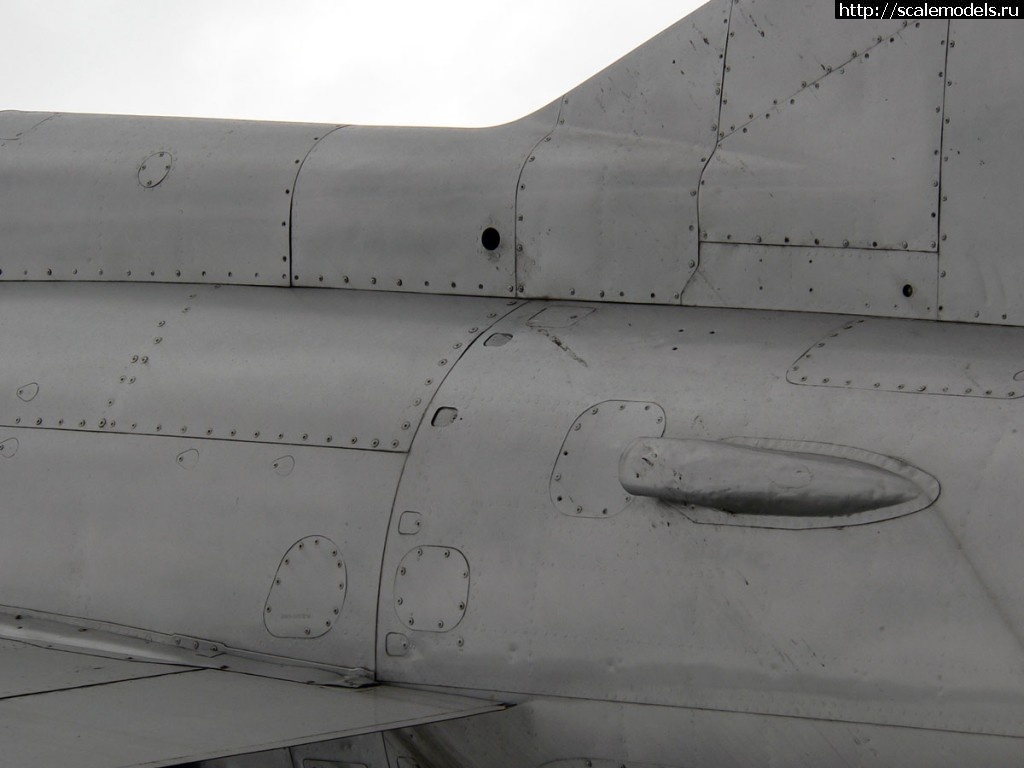 1367349951_MiG-21R-Kiev-52.jpg :   