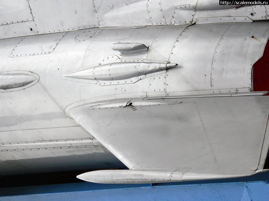 1367349953_MiG-21R-Kiev-53.jpg :   