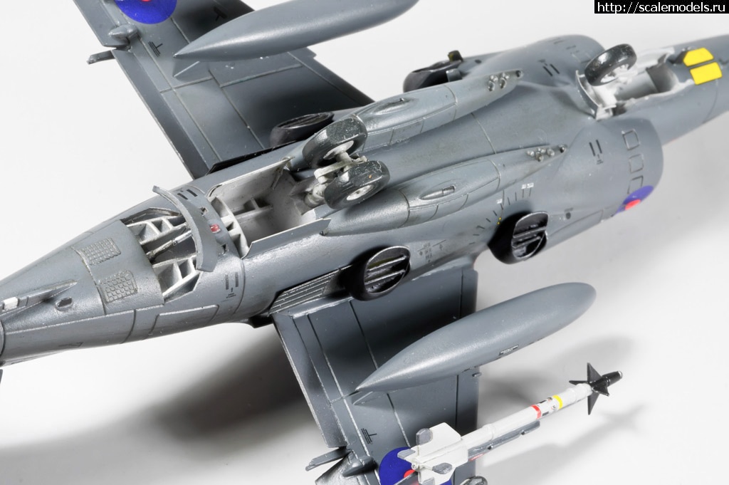 1367601307_DSC05501.jpg : #859184/ BAe Sea Harrier FRS1   Airfix 1/72 ()  