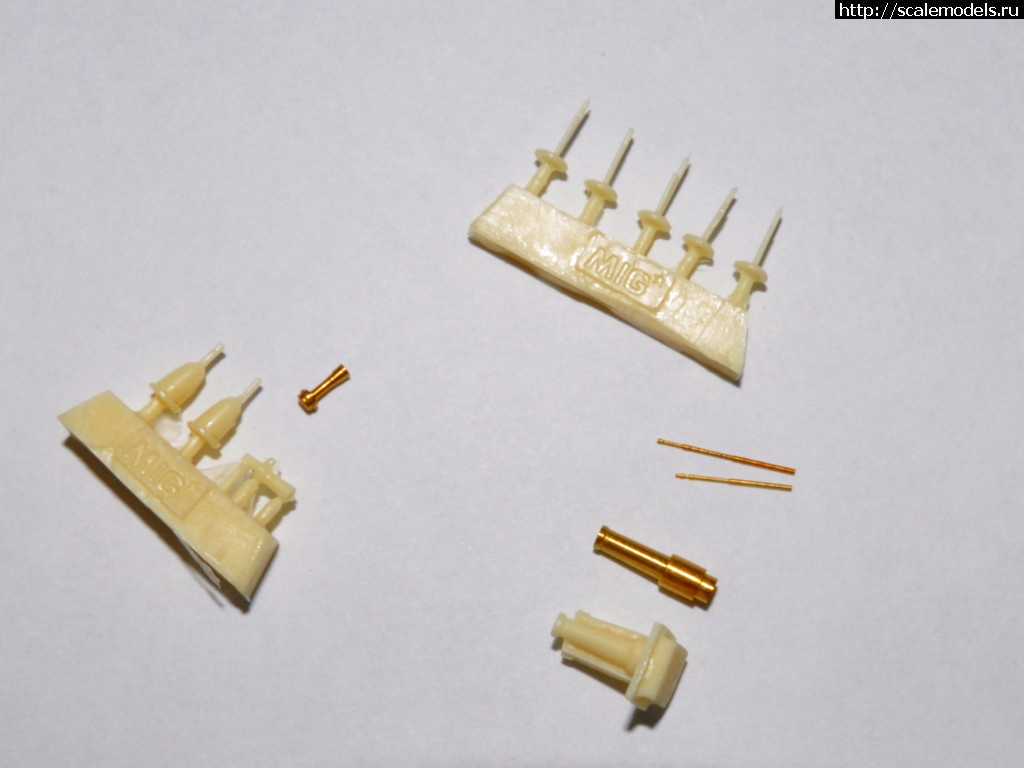 1377261138_T-28-bld-04.jpg : #903901/   T-28 ""(1/72 MIG)-!  