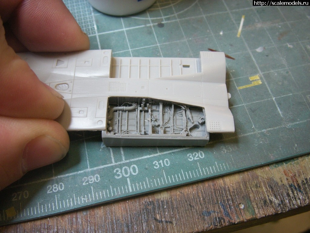 1377865547_PICT0300.jpg : 1:72 F/A-18A RAAF 20th anniversary -  -   