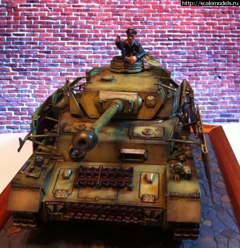 1379359985_IMG_0261.jpg : Pz-4H 1/35  