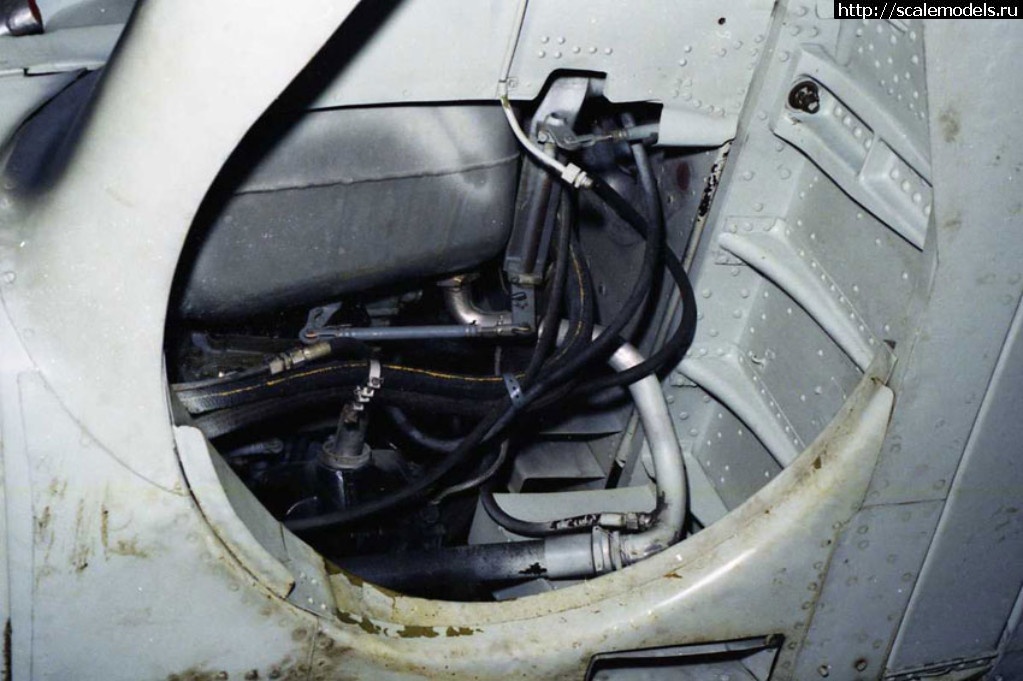 1521547870_Fw-190-main-landing-gear-bay.jpg : #1465753/ Fw-190A-8 w Bv.246 - 1/72 Revell  