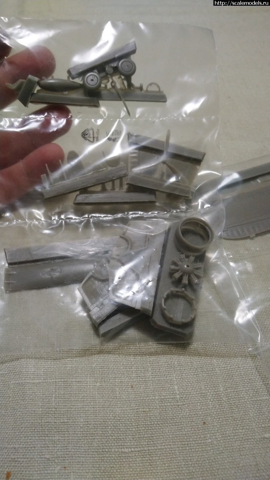 1614533369_IMG-002588bc8fa1cedee4eee46e7af60f23-V.jpg : A-12 Shrike radial engine 1/72  Chech Master Resin   