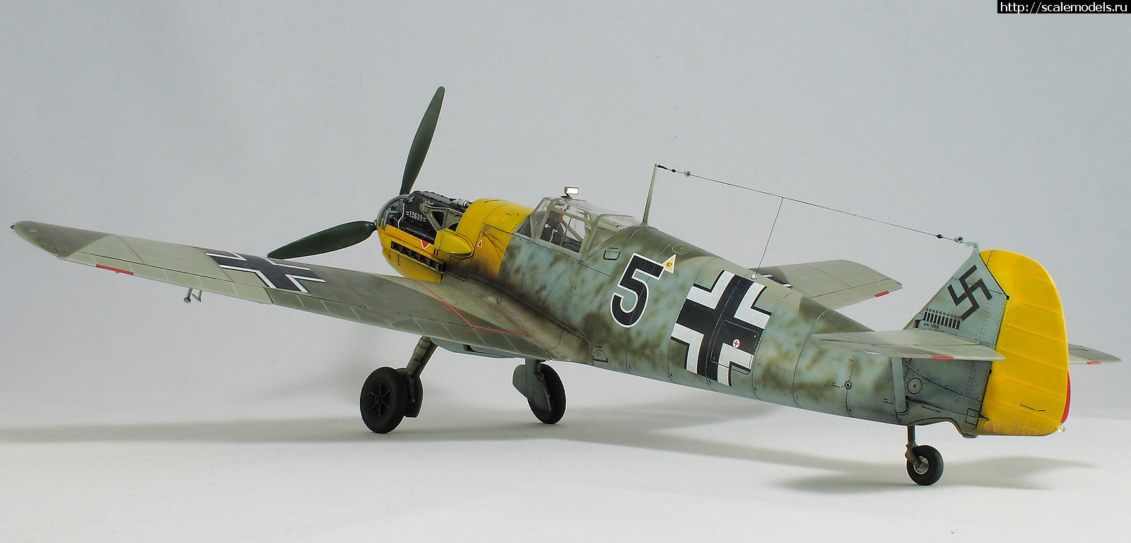 1668531995_IMG_0828.JPG : #1760904/ Cyber hobby 1/32 messerschmitt Bf-109E-3 .  