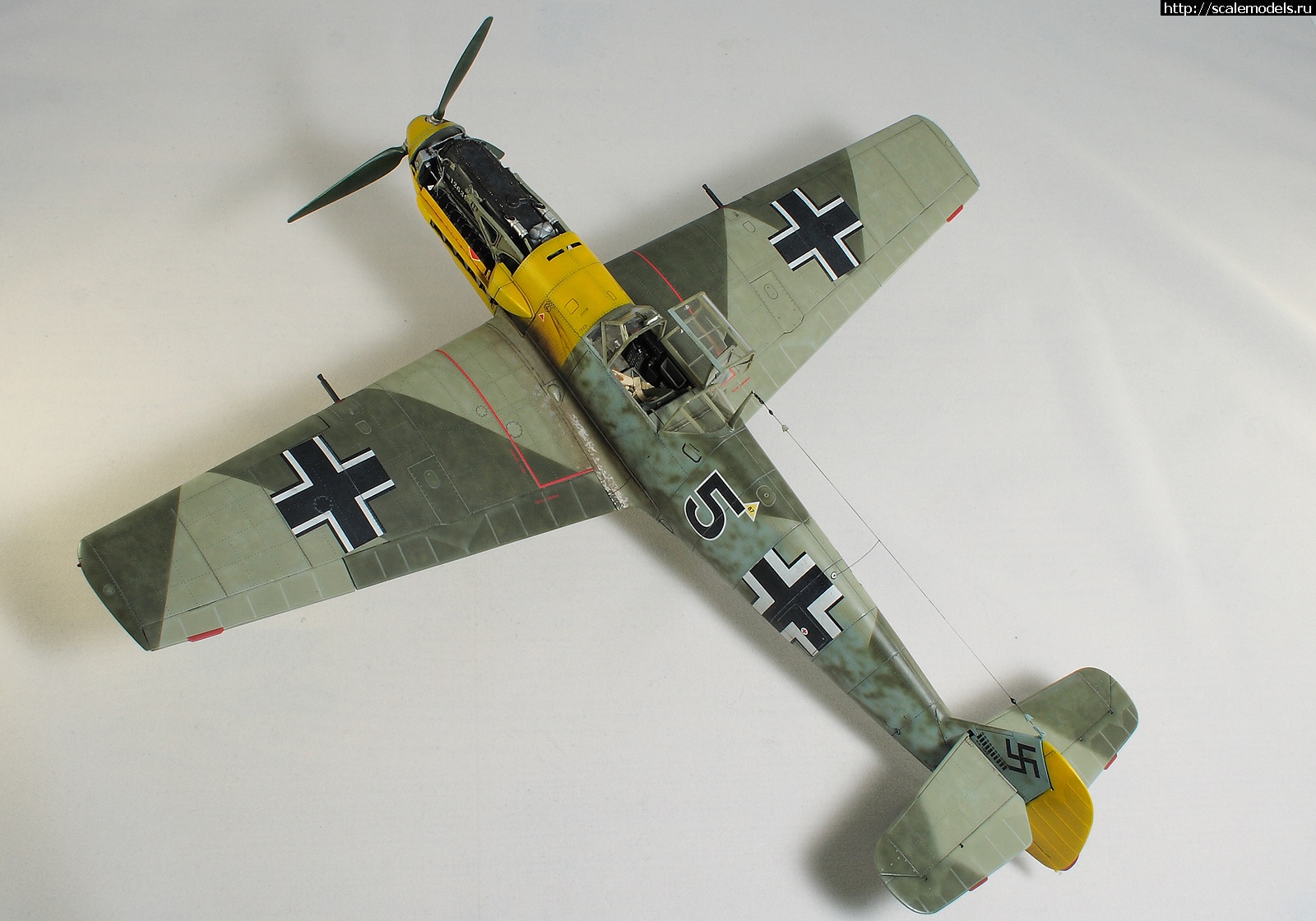 1668532053_IMG_0840.JPG : #1760904/ Cyber hobby 1/32 messerschmitt Bf-109E-3 .  