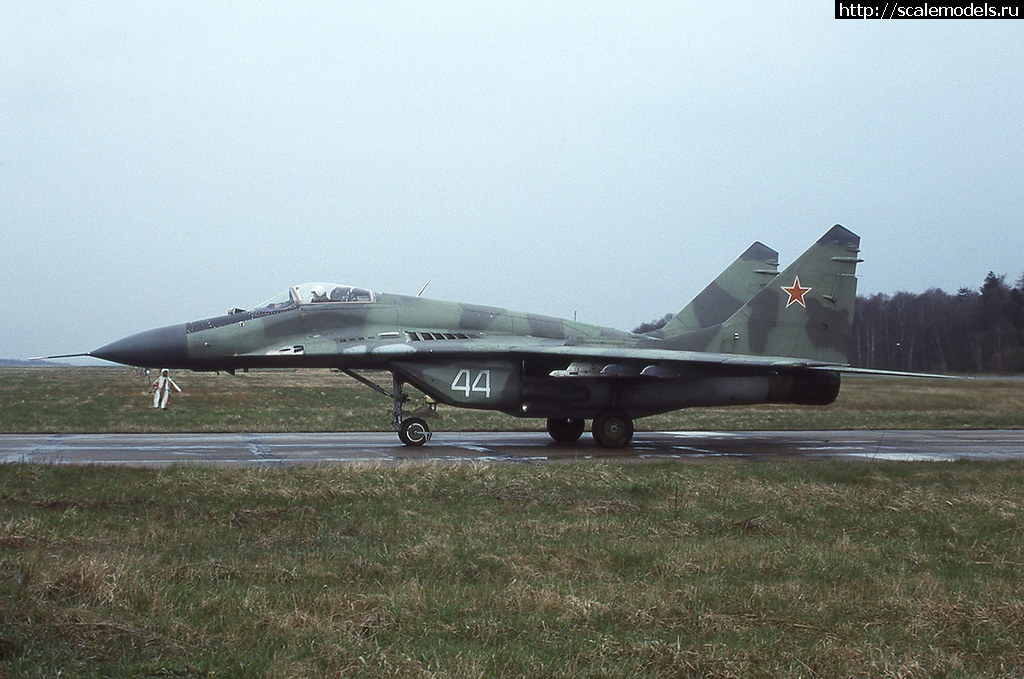 1686659797_773-IAP-Mig-29-44-white-Damgarten-4-94-Leaving-Germany-for-Andreapol.jpg : -29 (9-13) 1/72 "  "    