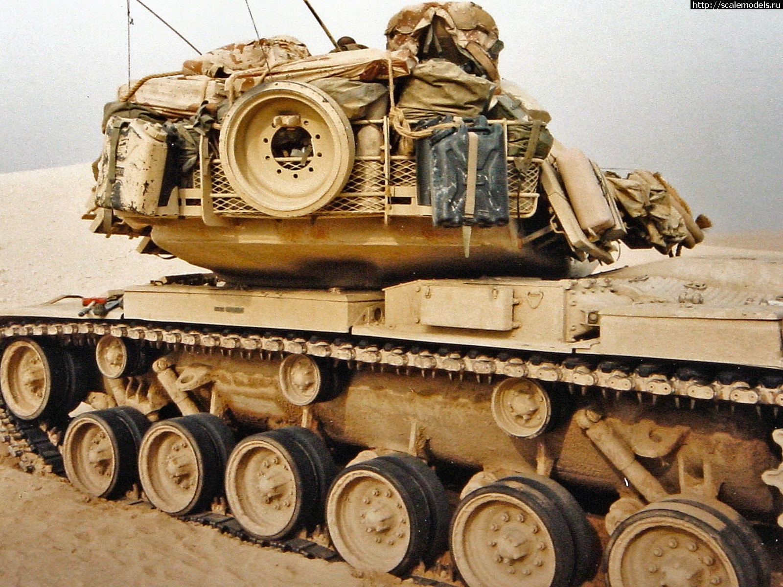 1716707808_m60a1_rise_era_034_of_104.jpg : #1833918/ M60A1 w/ERA by  Takom 1/72  