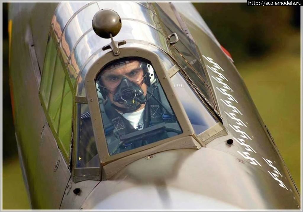 1720225489_Hurricane_canopy_rails.jpg : #1839040/   Hawker Hurricane  