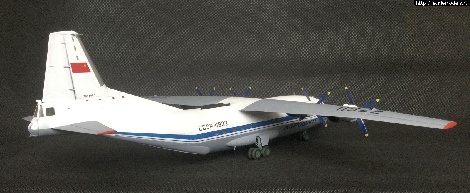 1738532716_05-2.jpg :  - 2025,    4( .)  