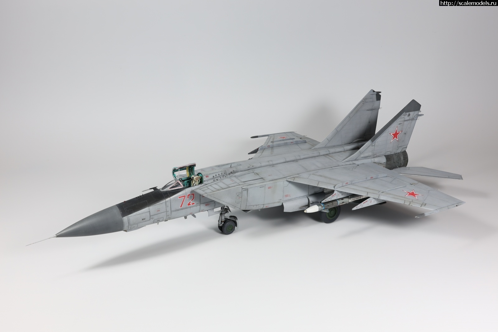 1743757475_MiG-25.JPG : #1874179/ -35 GWH 1/72     