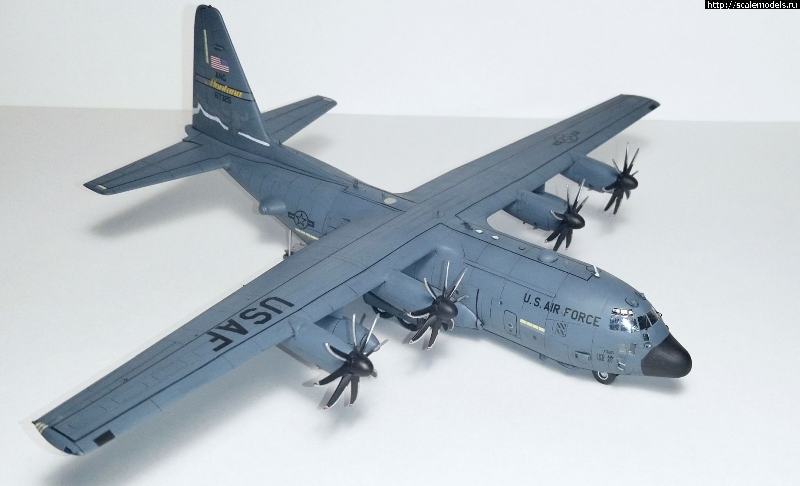 1746531461_13-130.jpg : #1878285/ C-130H Hercules G.W.H 1/144  