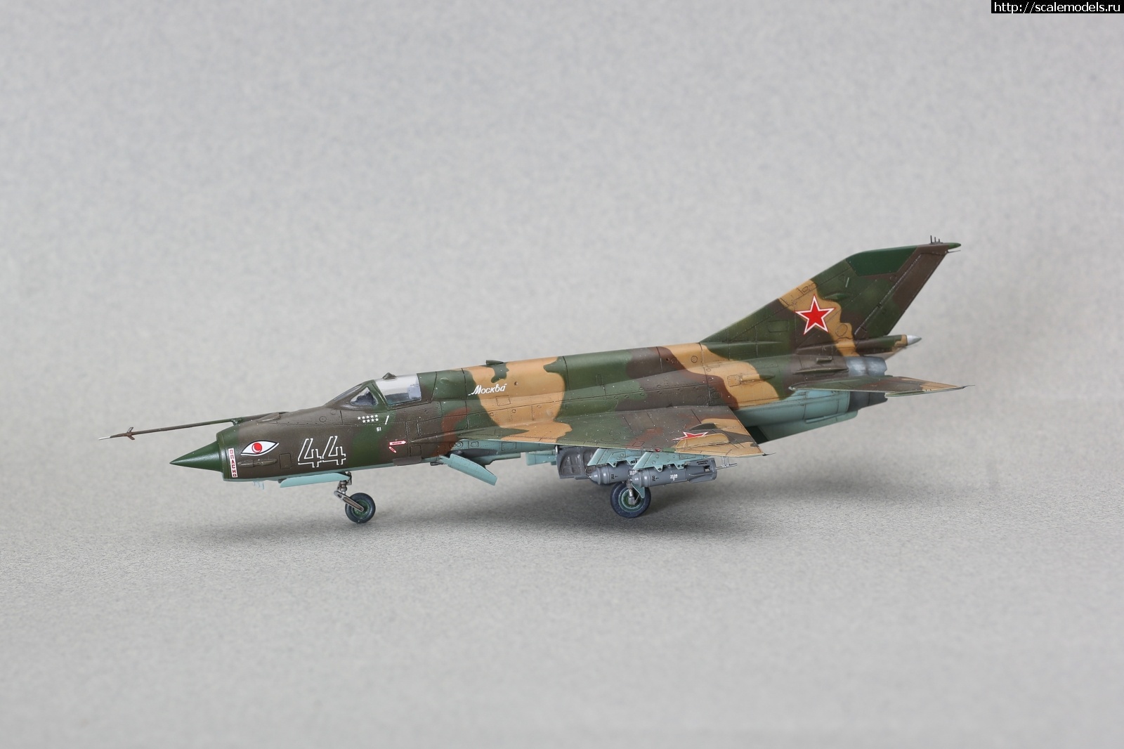 1747426727_235B9980.jpg :  Group Build:  -9 -21   72  