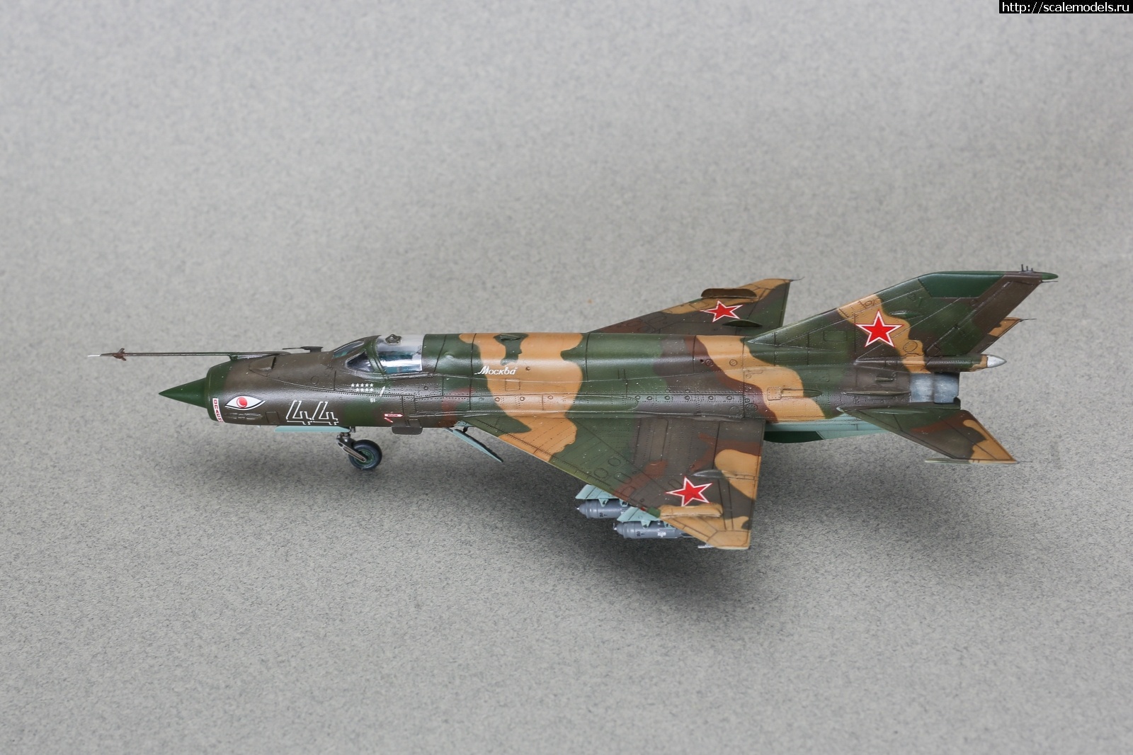 1747426735_235B9984.jpg :  Group Build:  -9 -21   72  