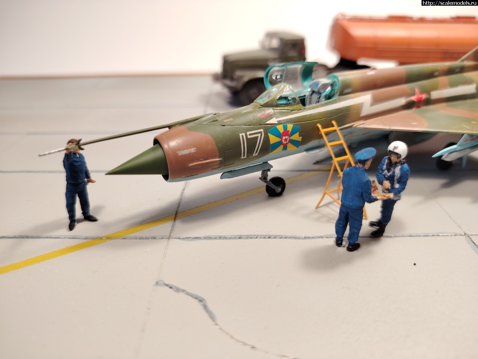 1747426827_1746002937_IMG_20250430_145252.jpg :  Group Build:  -9 -21   72  