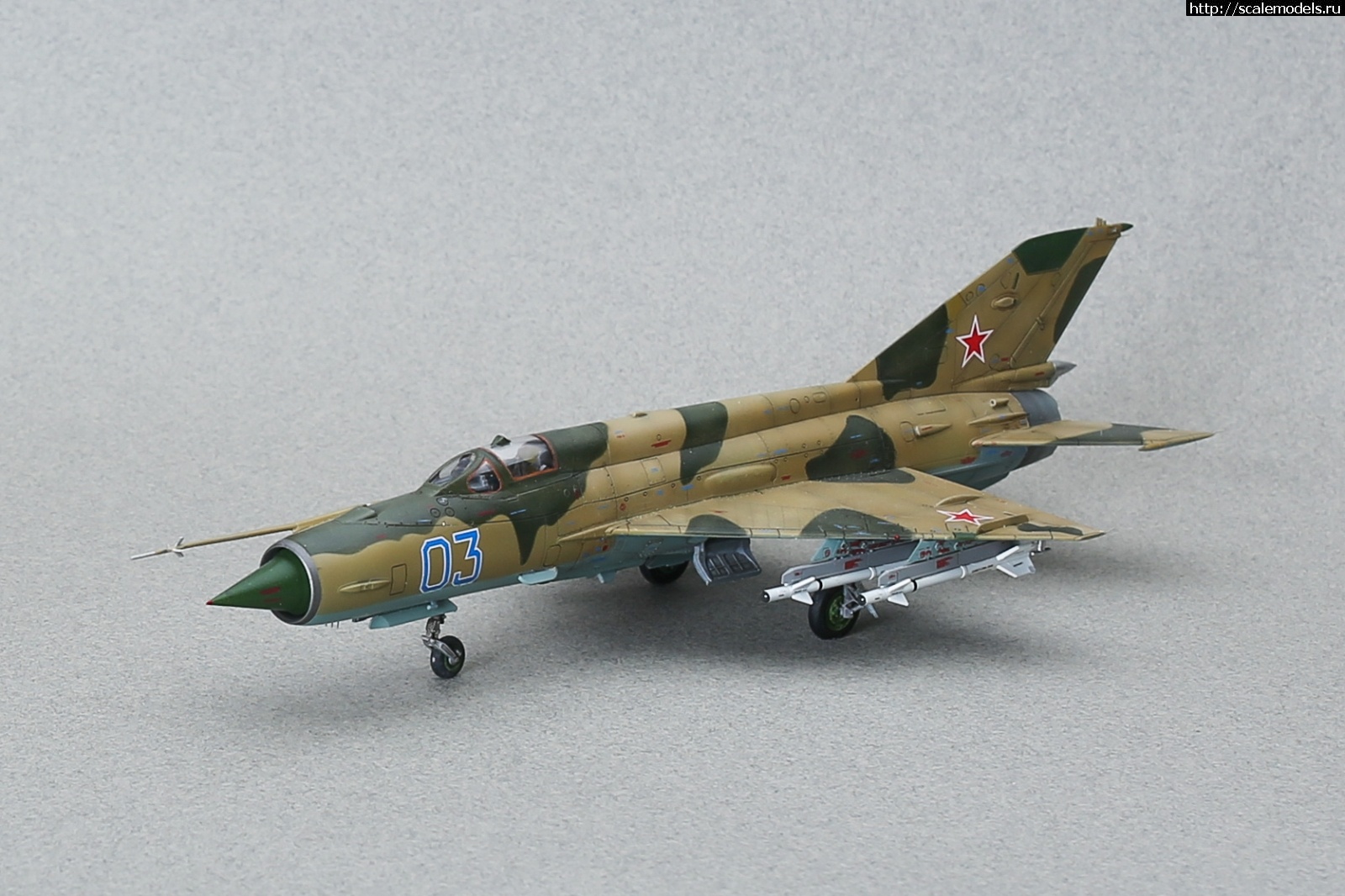 1747426981_235B9955.jpg :  Group Build:  -9 -21   72  